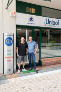 L'esterno dell'agenzia Unipol di Creazzo