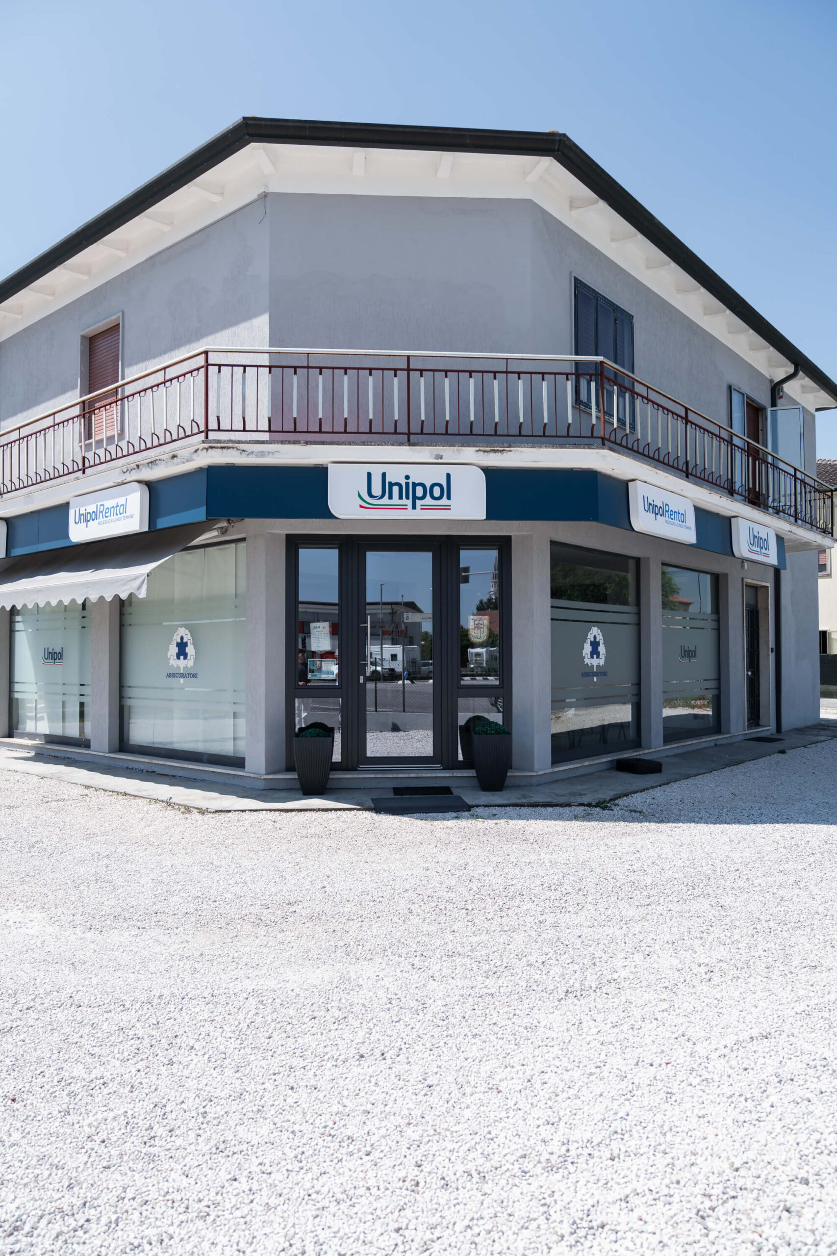 L'esterno dell'Agenzia Unipol di Sossano