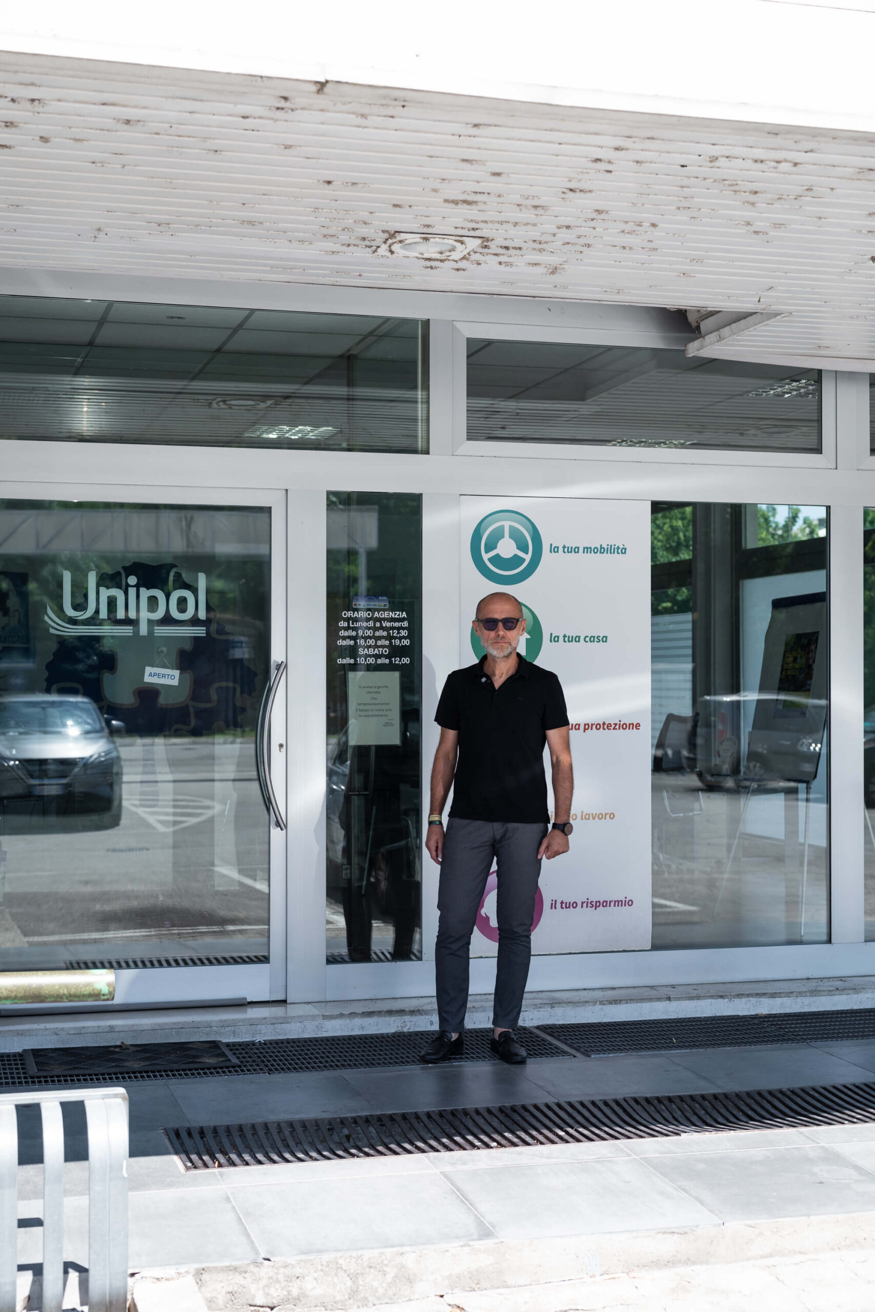L'esterno dell'agenzia Unipol di Lonigo