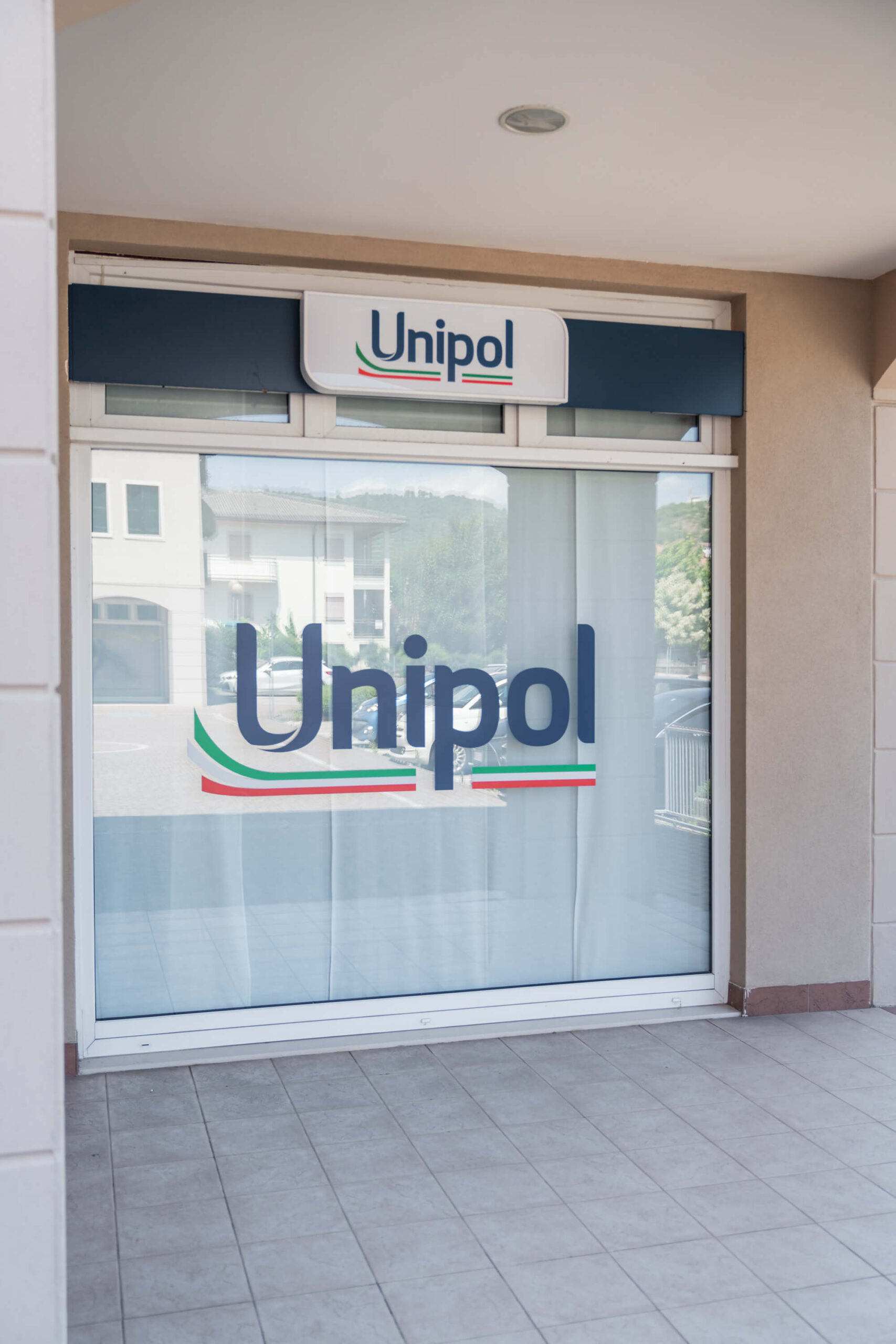L'esterno dell'Agenzia Unipol di Gambellara