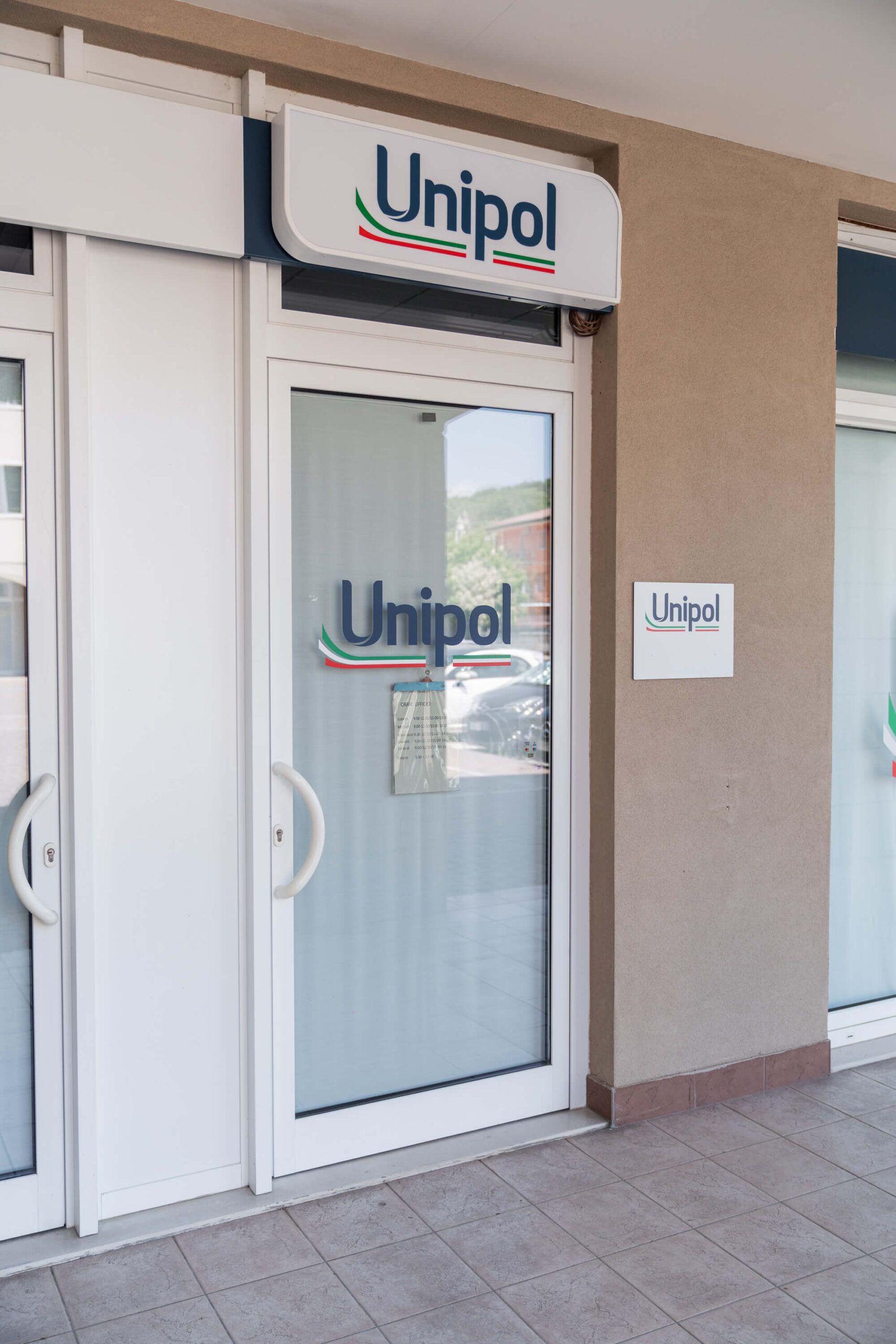 L'esterno dell'Agenzia Unipol di Gambellara